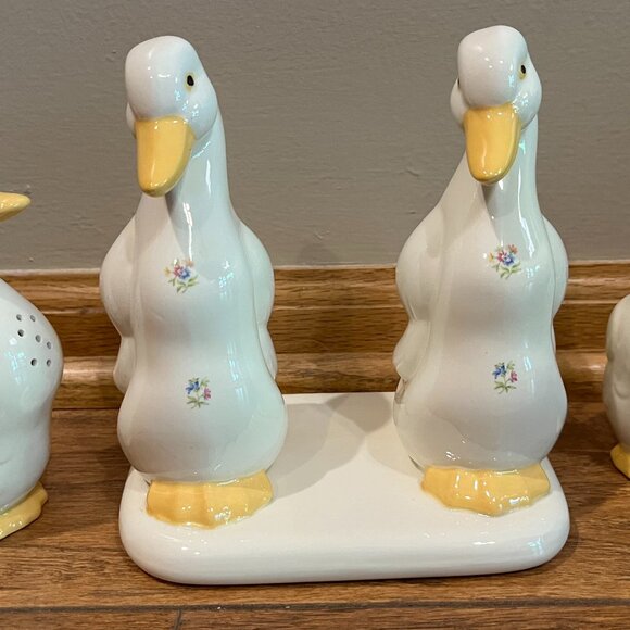 Vintage 1980's Ceramic Duck Napkin Holder Plus Salt & Pepper Shakers EUC - Picture 9 of 12